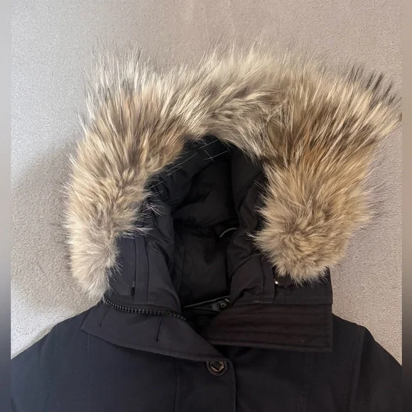 Canada Goose Rossclair Parka - NAVY - Women’s Size M - Picture 9 of 15